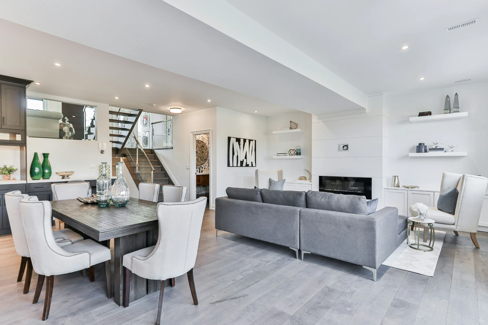 Contemporary 4-Bed Fully Detached Smart Mansion with BQ - Photo 2
